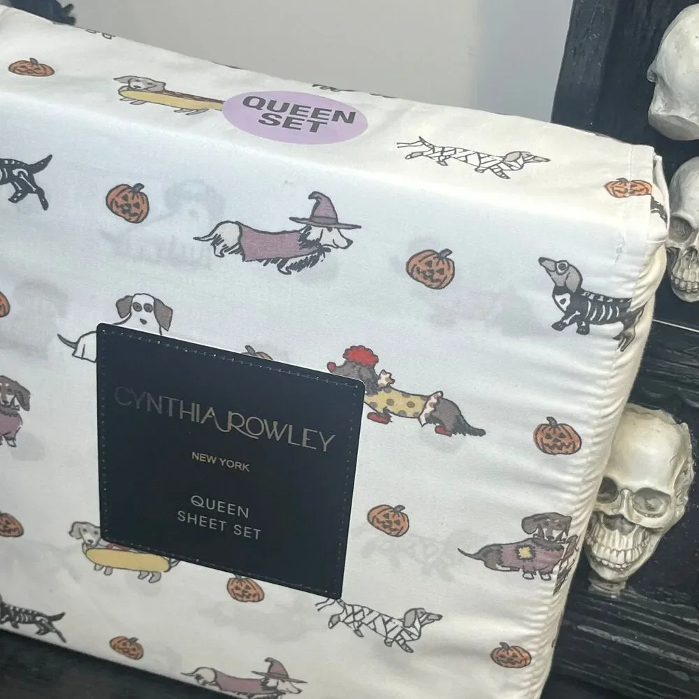 Cynthia Rowley Halloween Dachshund Weiner Dogs in Costume Sheet Set (Queen)